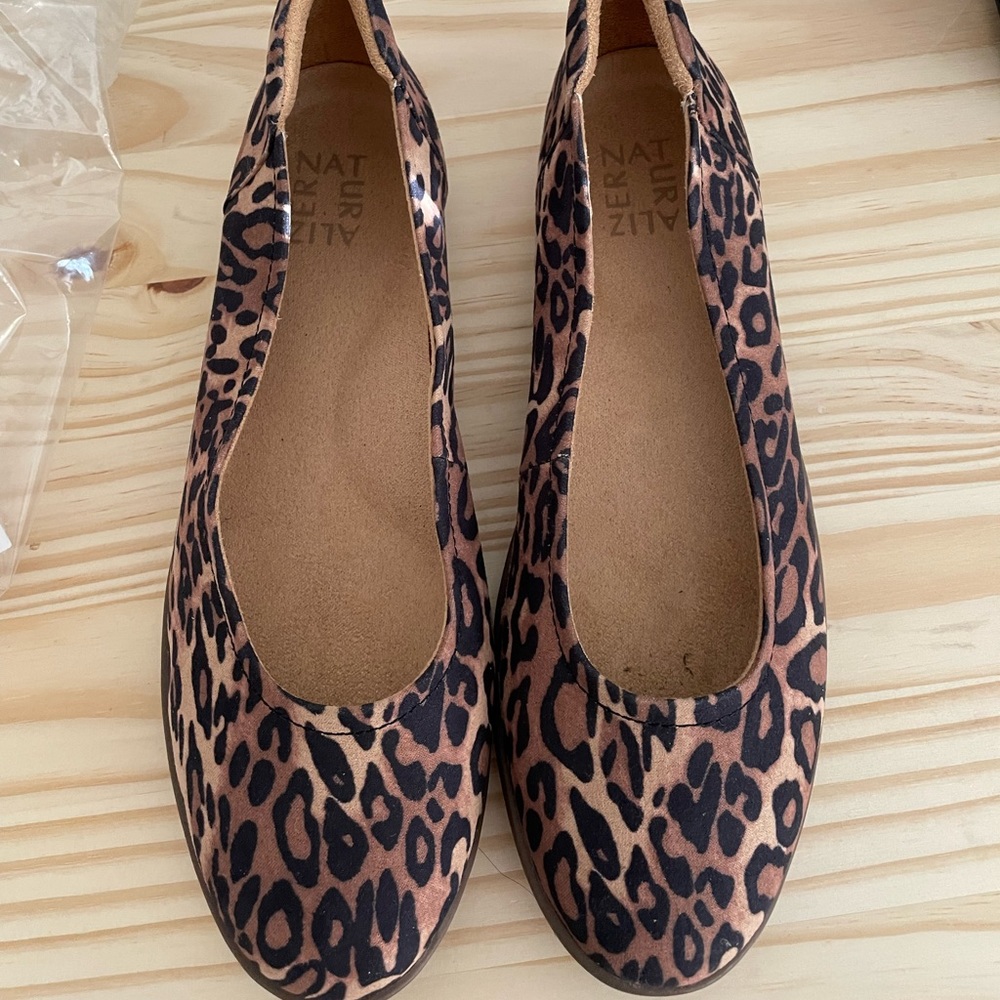 Brand new never worn leopard print flats. Were too big and couldn’t return